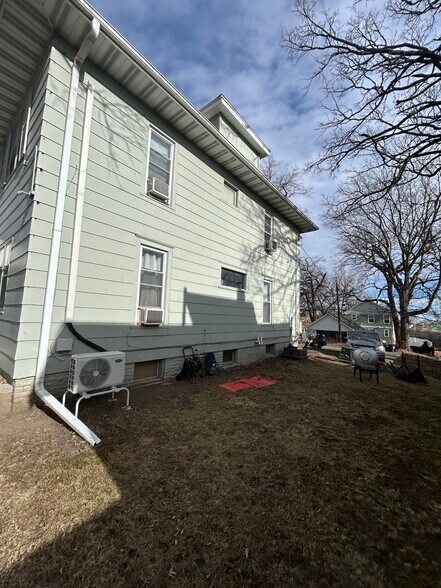More Photos Of 983 26th St, Des Moines Multifamily For Sale