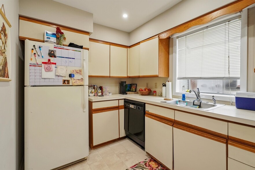 More Photos Of 214 N Main St, North Wales Office Residential For Sale