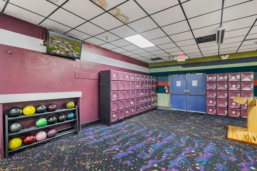 More Photos Of 845 Cayuga St, Lewiston Sports And Entertainment For Sale