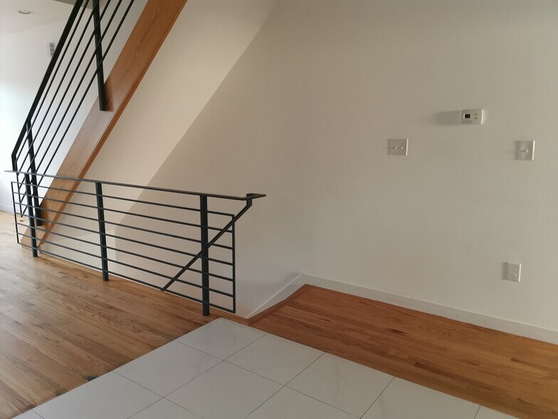 More Photos Of 521 N 34th St, Philadelphia Apartments For Sale