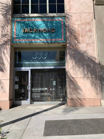 More Photos Of 333 N Canon Dr, Beverly Hills Office For Lease