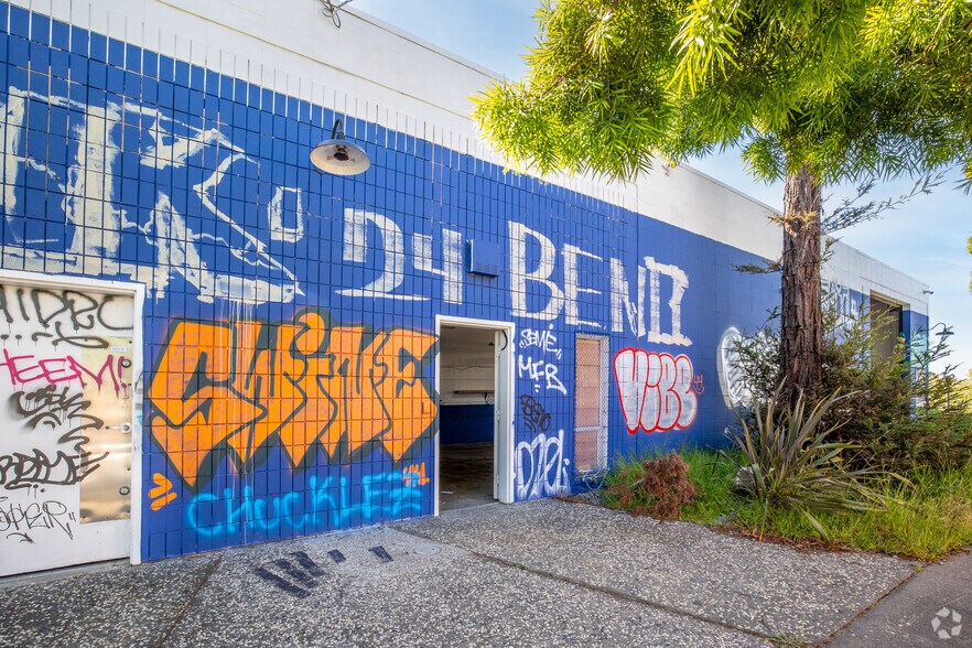 More Photos Of 2020 Brush St, Oakland Warehouse For Lease
