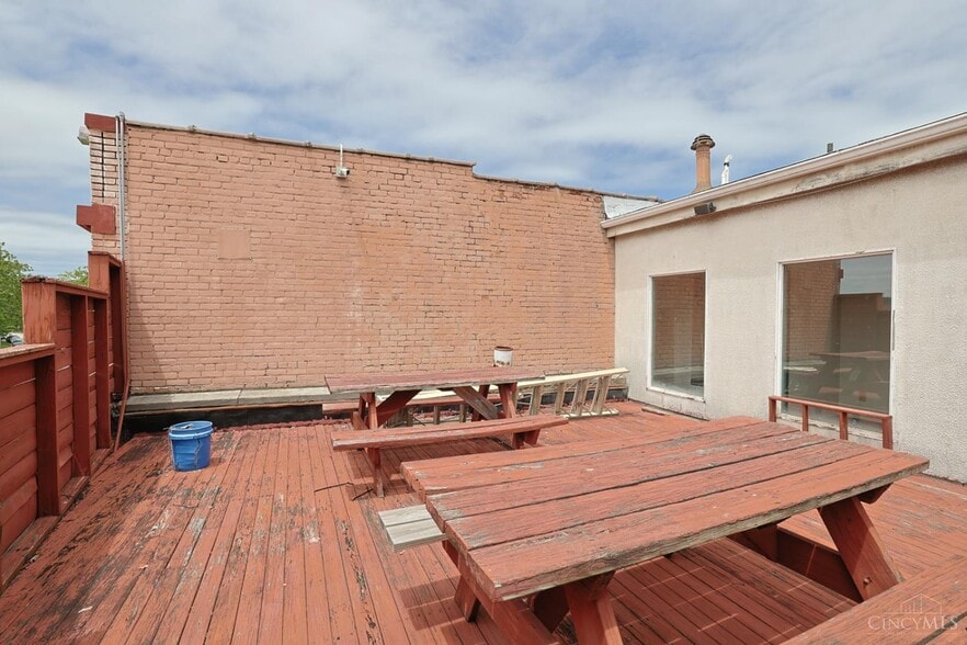 More Photos Of 2108 Central Pky, Cincinnati Loft Creative Space For Sale
