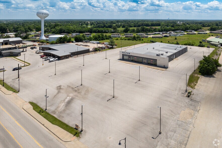 More Photos Of 1202 S Business 54, Fulton Auto Dealership For Sale