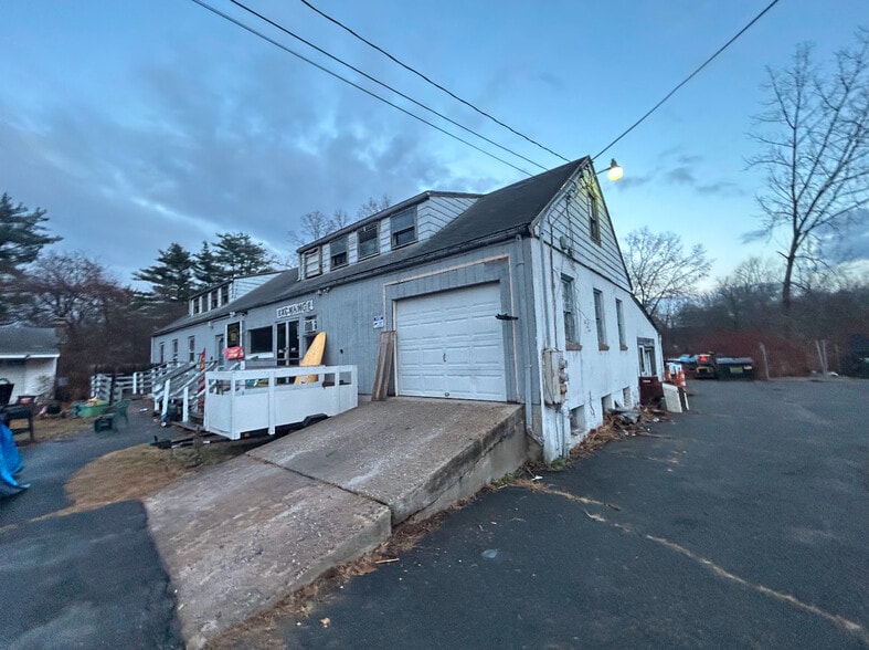 More Photos Of 1247 Queen St, Southington Freestanding For Sale