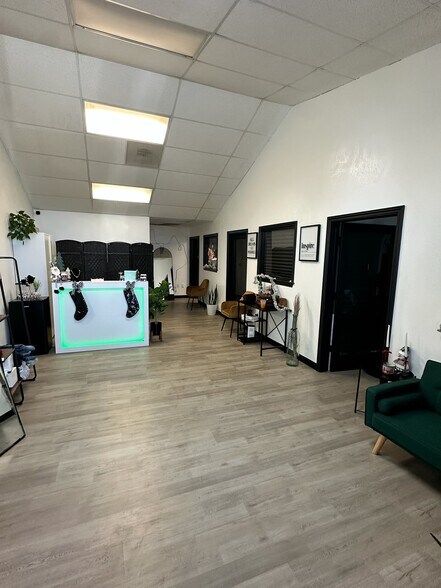 More Photos Of 1001-1043 Stine Rd, Bakersfield Medical For Sale