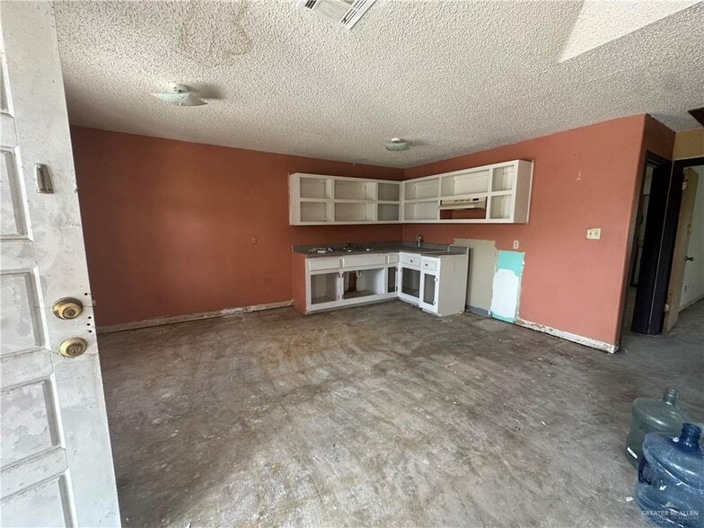 More Photos Of 3117 Spanish Palms Dr S, Mercedes Multifamily For Sale