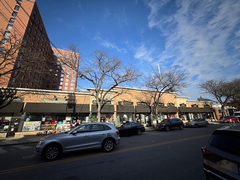 More Photos Of 19-31 W Grand St, Mount Vernon Storefront For Sale