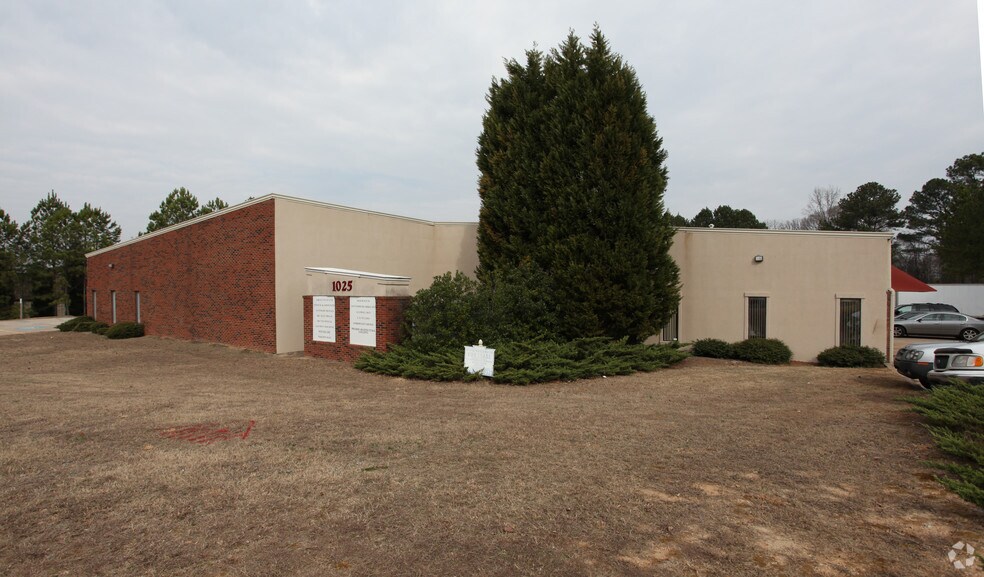 More Photos Of 1025 Nine North Dr, Alpharetta Warehouse For Lease