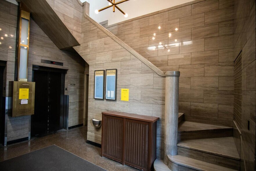 More Photos Of 10 E 3rd St, Tulsa Office For Sale