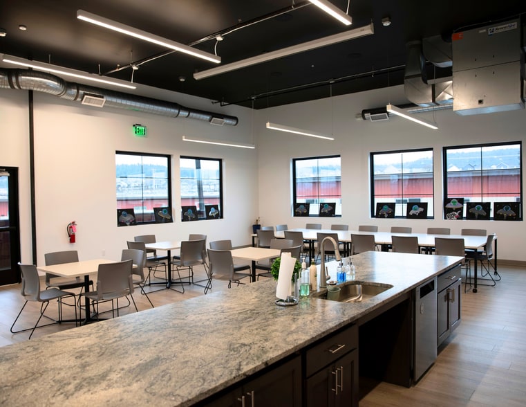 More Photos Of 2780 N Eagle Ln, Liberty Lake Office For Lease