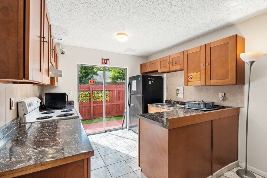 More Photos Of 1112 NE 5th Ave, Fort Lauderdale Hospitality For Sale