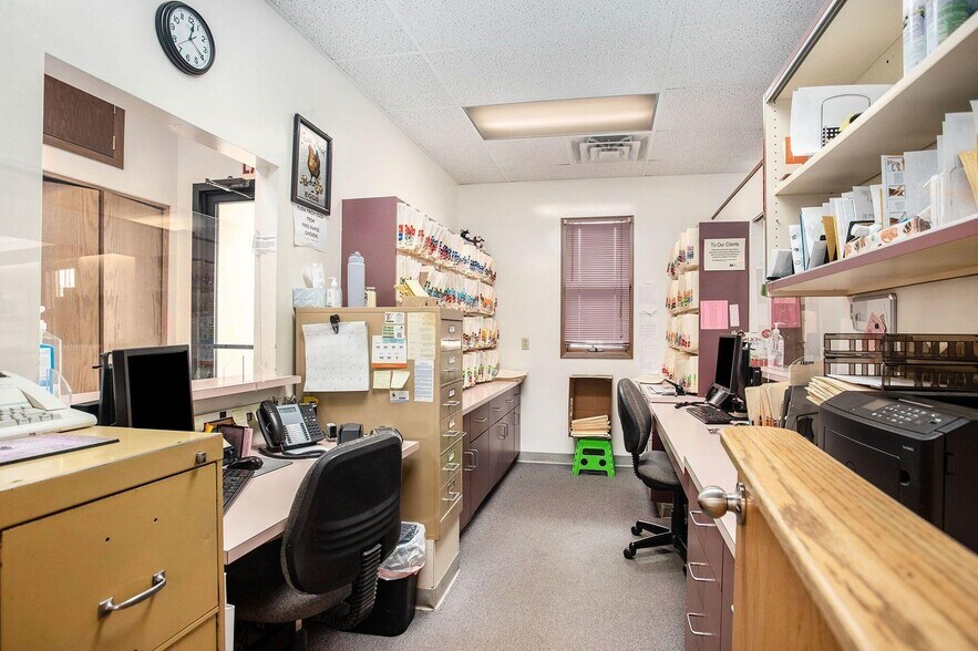 More Photos Of 2007 E Apple Ave, Muskegon Medical For Sale