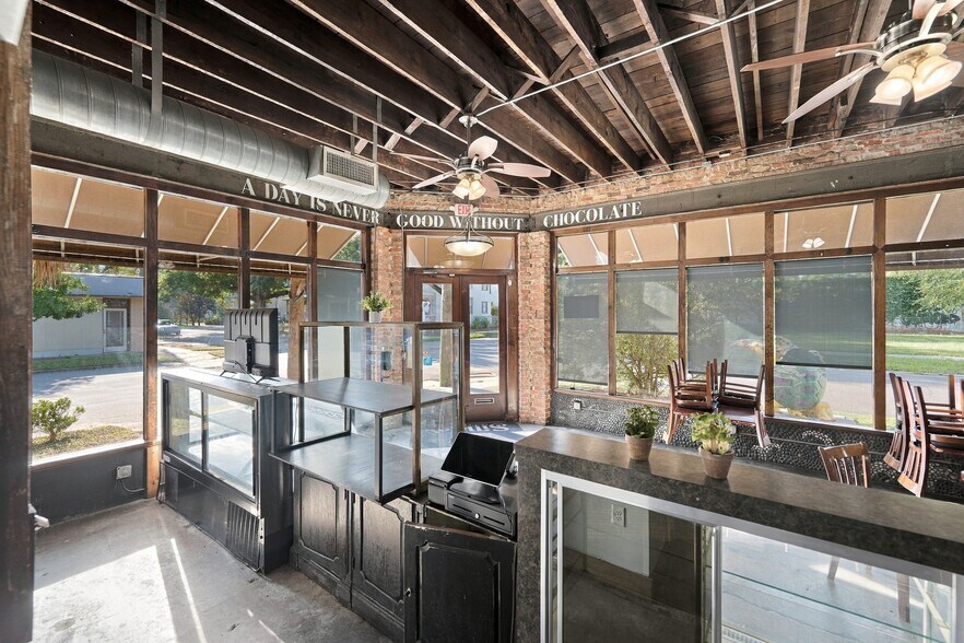 More Photos Of 1602-1608 Walnut St, Jacksonville Restaurant For Sale