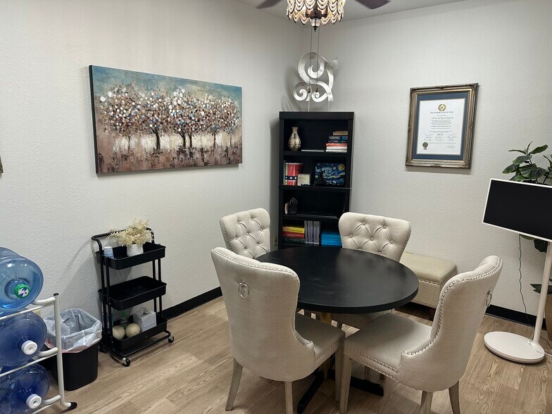 More Photos Of 715 S 8th St, Rogers Coworking Space