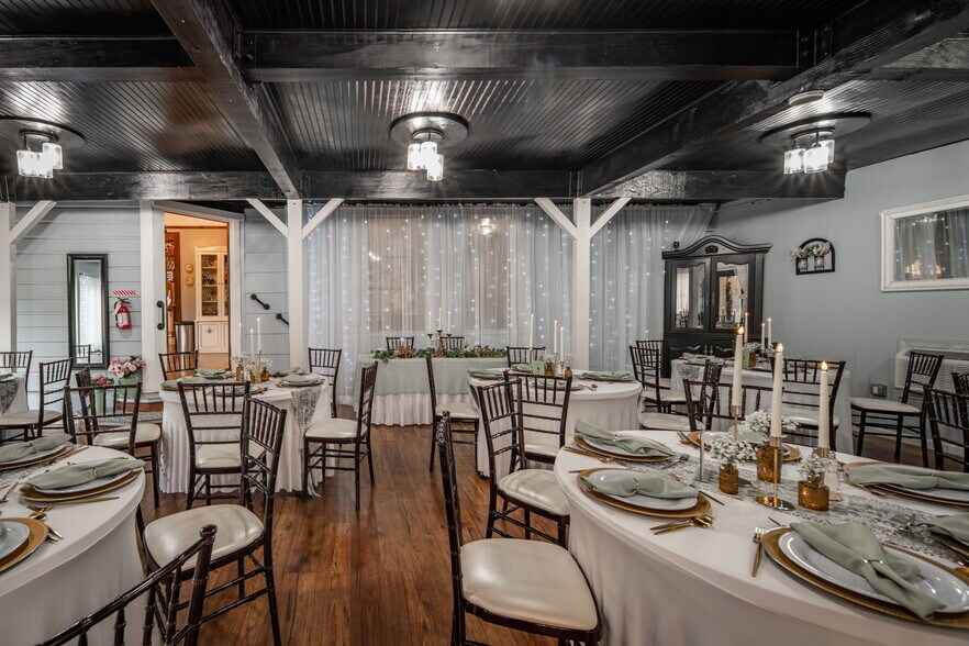 More Photos Of 2516 Willow Creek Rd, Prescott Freestanding For Sale