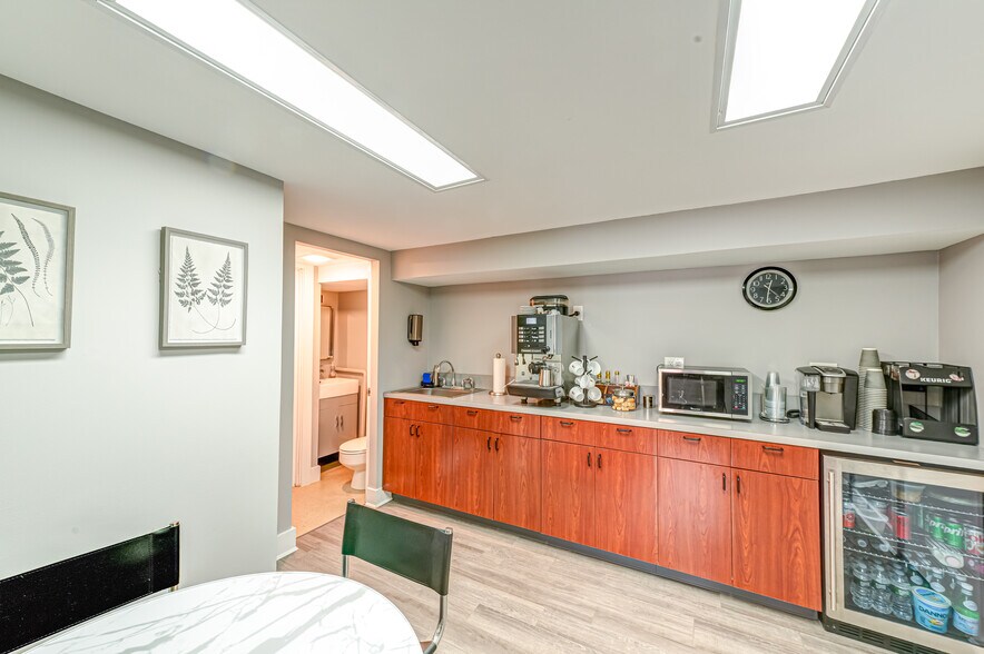 More Photos Of 57 Old Country Rd, Westbury Office For Sale