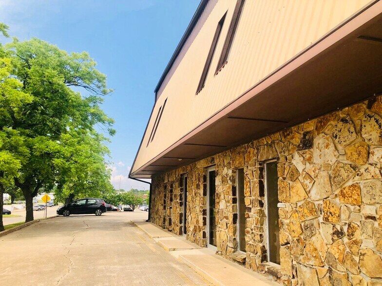 Primary Photo Of 1016 W Maple Ave, Duncan Office For Sale