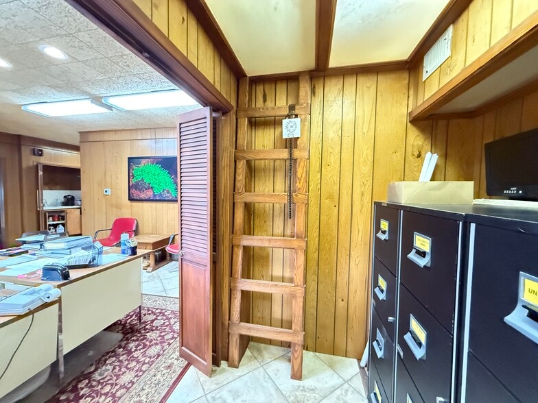 More Photos Of 12525 Old Highway 99, Seminole Warehouse For Sale