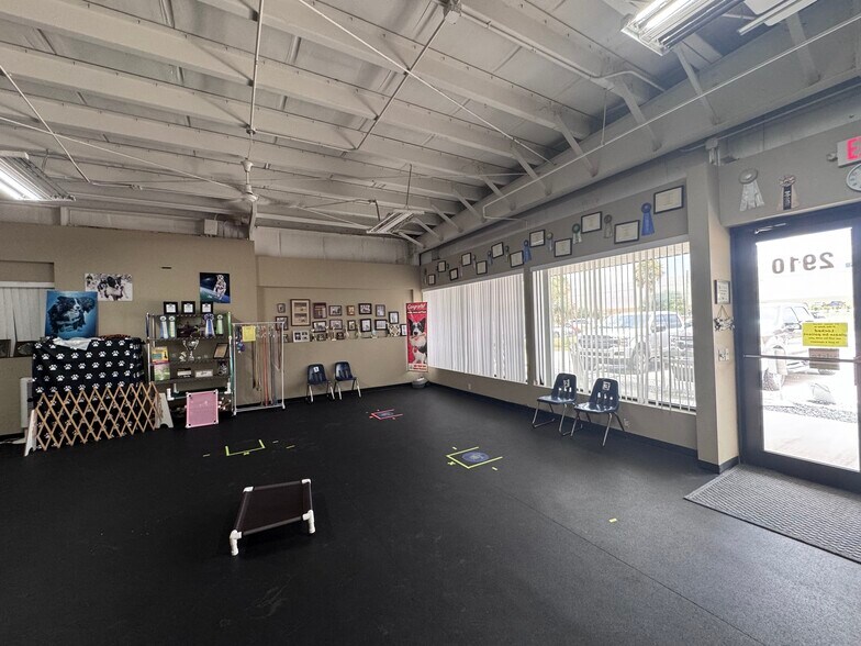 More Photos Of 2910 Drane Field Rd, Lakeland Warehouse For Lease