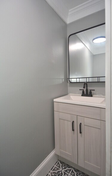 More Photos Of 20 Leigh St, Clinton Township Apartments For Sale
