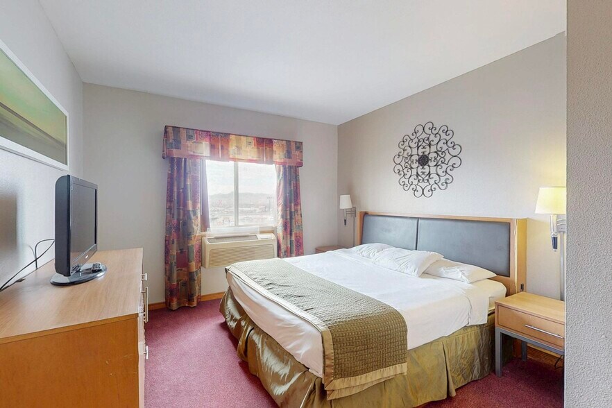 More Photos Of 5640 E Paisano Dr, El Paso Hotel For Sale