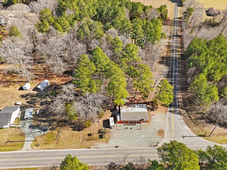 More Photos Of 8874 NC-87 Hwy, Graham Flex For Lease