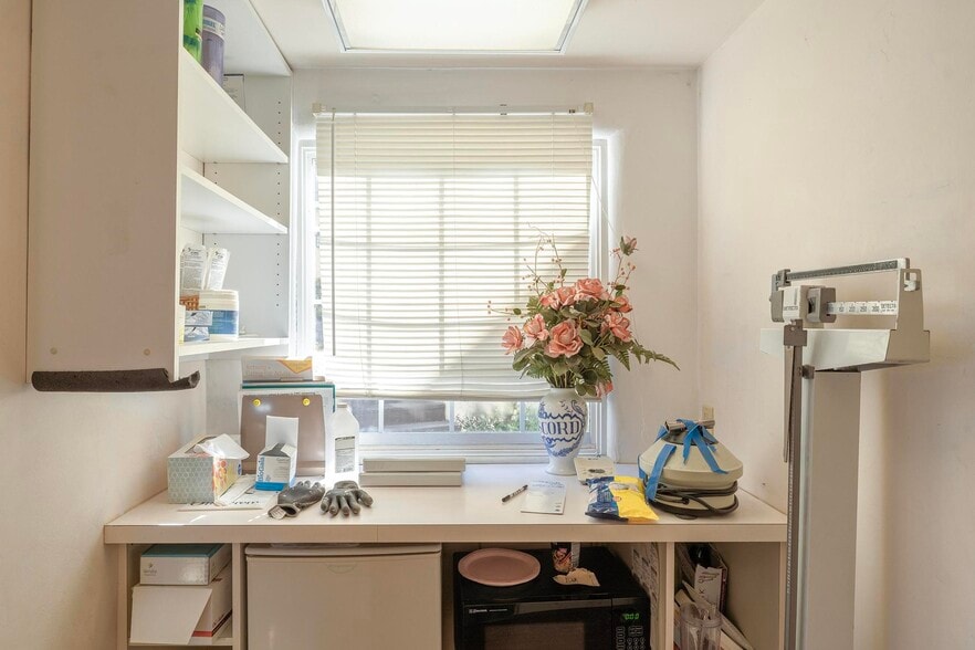 More Photos Of 1084 Cass St, Monterey Medical For Sale