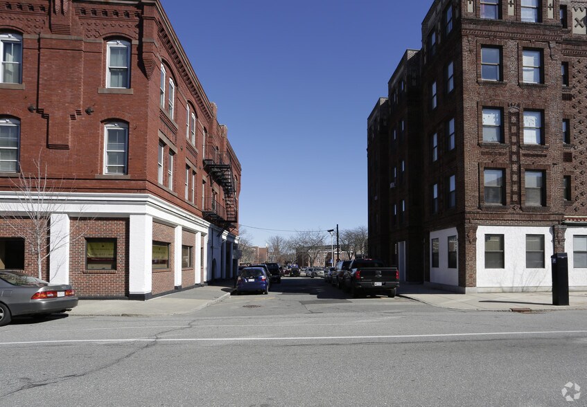 More Photos Of 463 Merrimack St, Lowell Office Residential For Lease