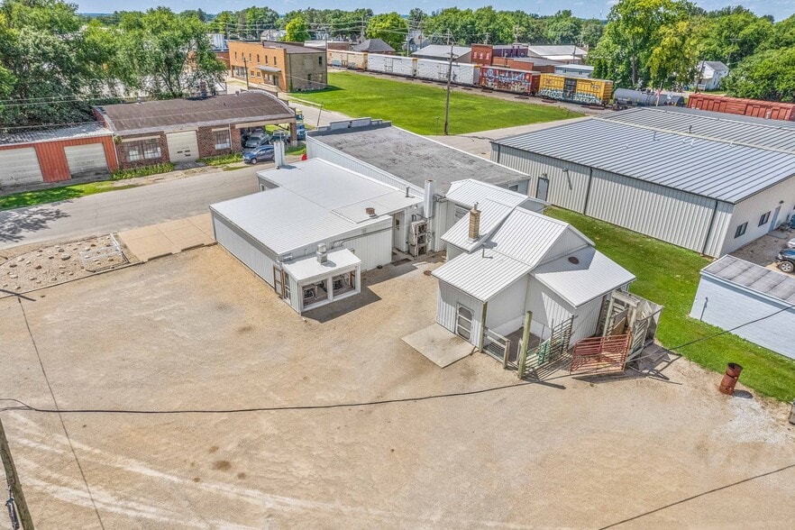 More Photos Of 101 S East St, Earlville Specialty For Sale