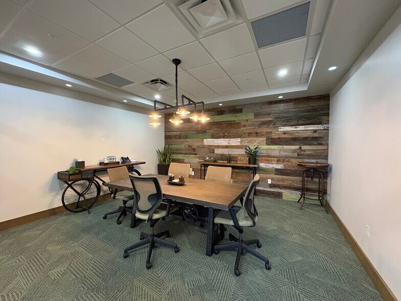 More Photos Of 1990 Main St, Sarasota Loft Creative Space For Lease