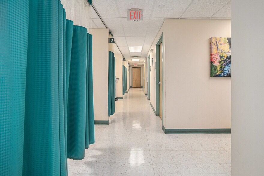 More Photos Of 832 Germantown Pike, Plymouth Meeting Medical For Sale