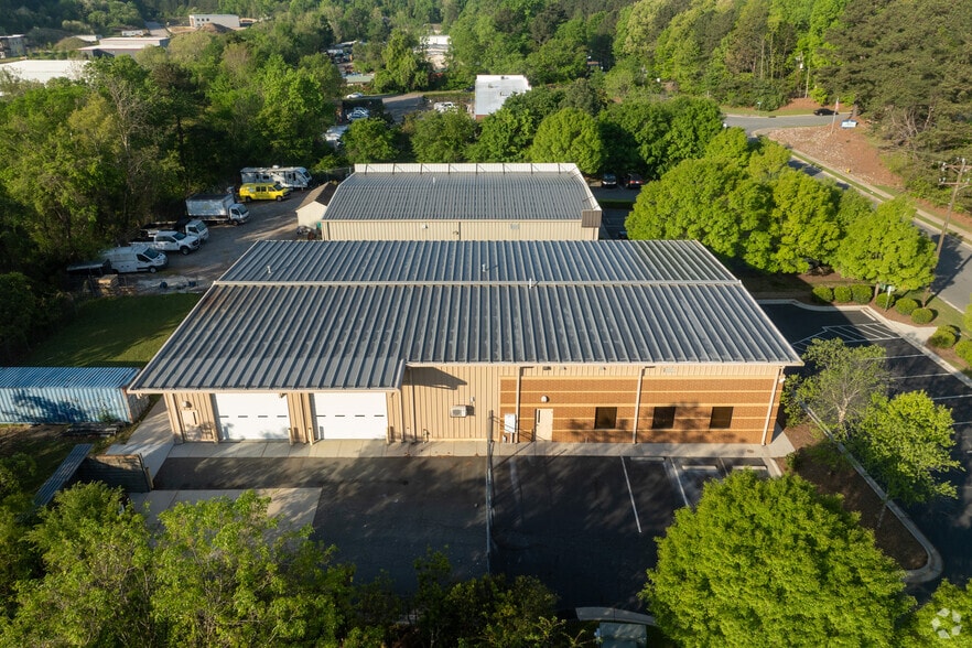 More Photos Of 2800 Rowland Rd, Raleigh Light Distribution For Lease