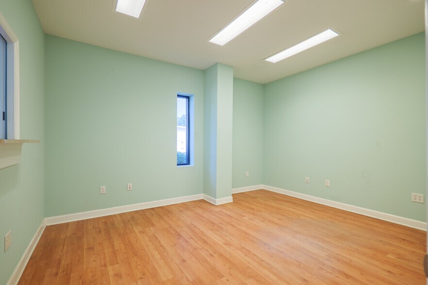 More Photos Of 450 W Highway 64, Lakeland Warehouse For Lease