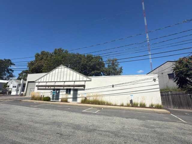 Primary Photo Of 29 Franklin St, Needham Warehouse For Lease