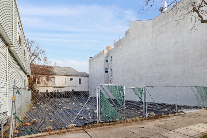 More Photos Of 1217 Lincoln, Alameda Land For Sale