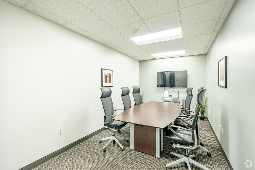 More Photos Of 2820 Boul Laurier, Québec Coworking Space