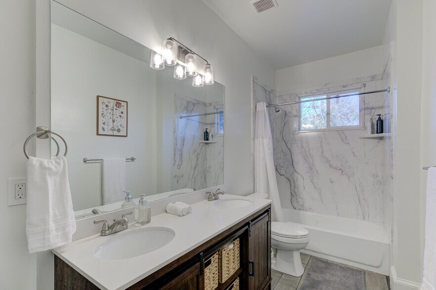 More Photos Of 196 N Auburndale St, Memphis Apartments For Sale