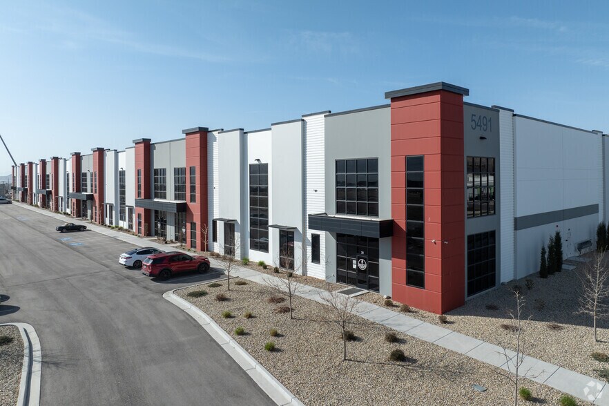 More Photos Of 11400 S Mountain View Cor, South Jordan Distribution For Lease