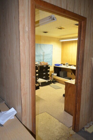 More Photos Of 316-326 Eureka Ave, Berryville Supermarket For Lease
