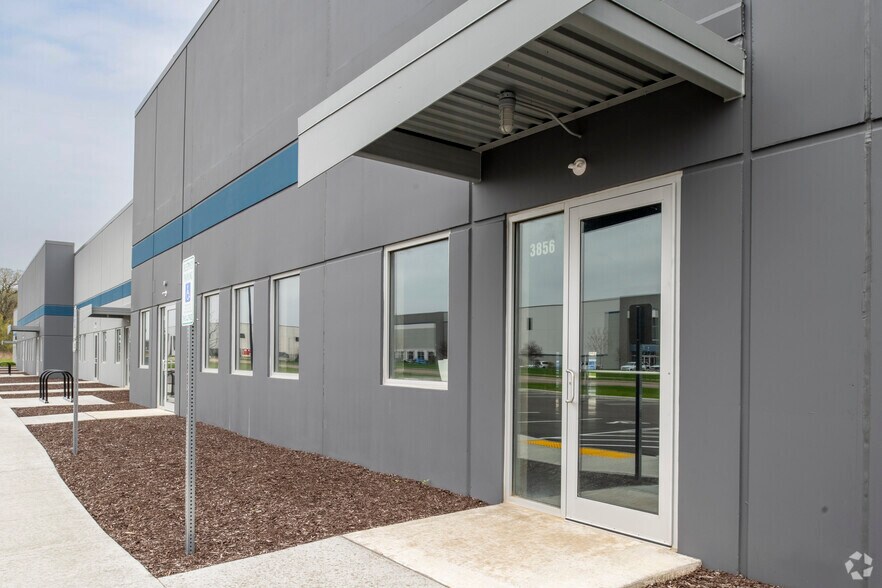 More Photos Of 3818-3858 John Wall Dr, Madison Light Distribution For Lease