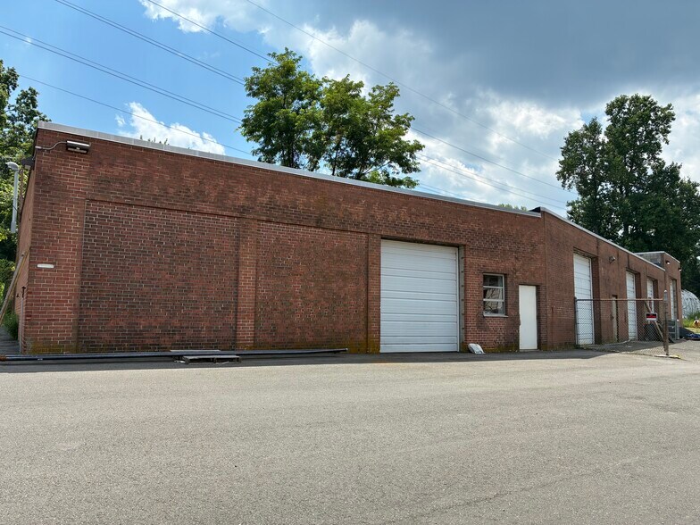 More Photos Of 2225 Reservoir Ave, Trumbull Manufacturing For Sale