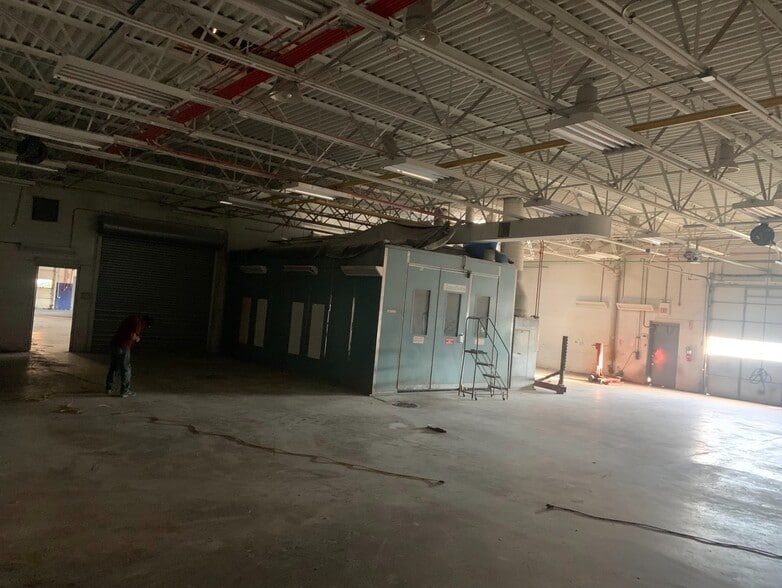 More Photos Of 8251 S Harlem Ave, Bridgeview Auto Repair For Lease