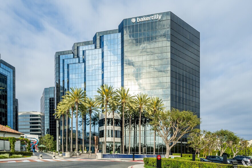 More Photos Of 18500 Von Karman Ave, Irvine Office For Lease