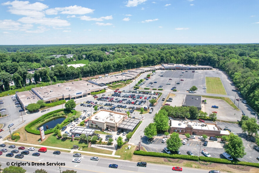 More Photos Of 3716-3728 Battleground Ave, Greensboro Unknown For Lease