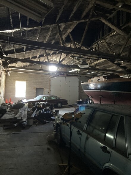 More Photos Of 13210 S Olde Western Ave, Blue Island Warehouse For Lease