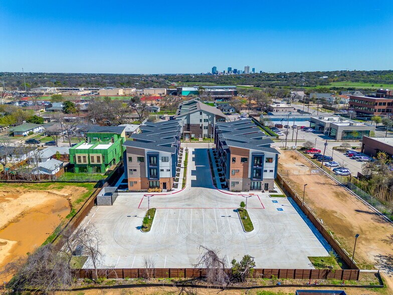 More Photos Of 123 Merritt St, Fort Worth Apartments For Sale