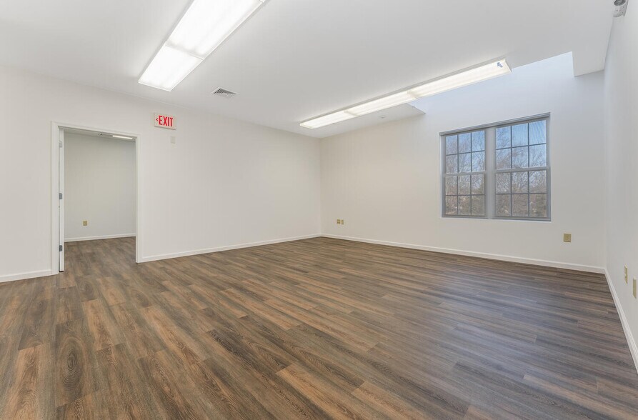 More Photos Of 5 Walter E Foran Blvd, Flemington Medical For Sale