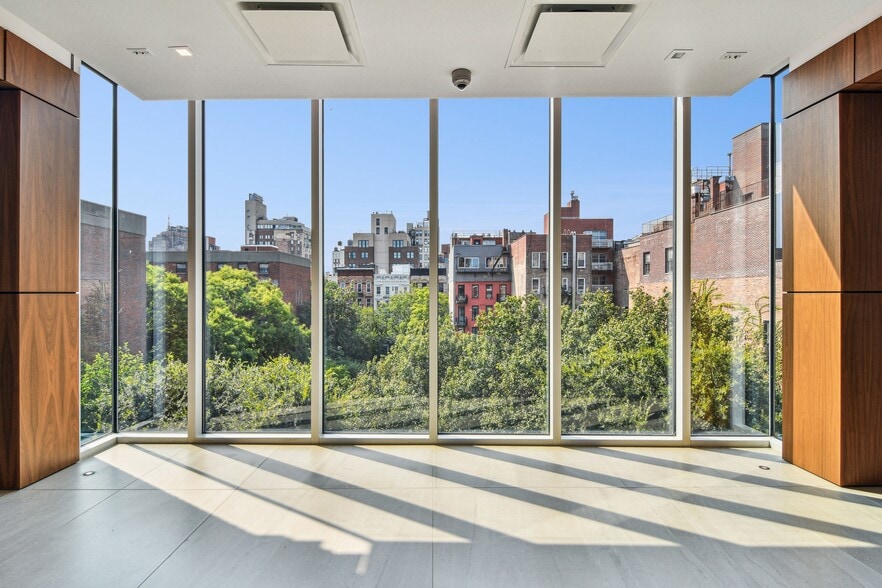 More Photos Of 210 Elizabeth St, New York Office For Lease