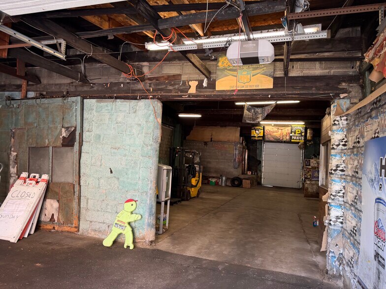 More Photos Of 1404 4th Ave, Coraopolis Warehouse For Sale
